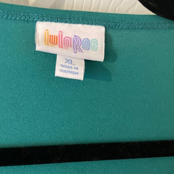 LuLaRoe Vibrant Turquoise Top. Size XL. NWOT. - Picture 2 of 2